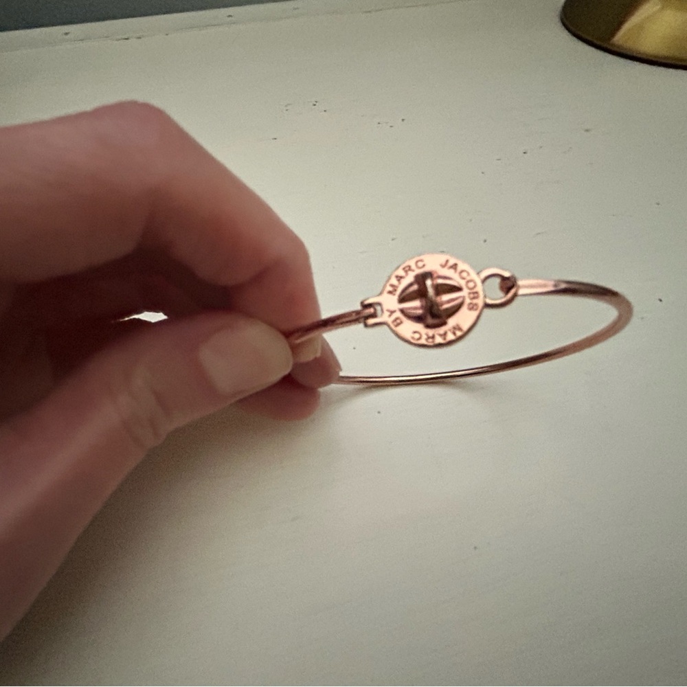 Marc Jacobs Rose Rose Gold-Tone Logo Disc Bangle Bracelet